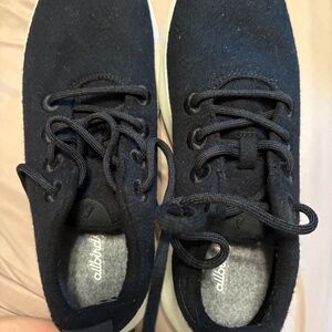Size 10 wool sneakers Allbirds